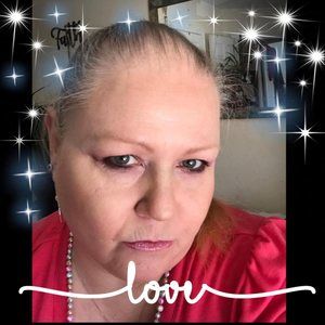 Meet your Posher, Laurilee